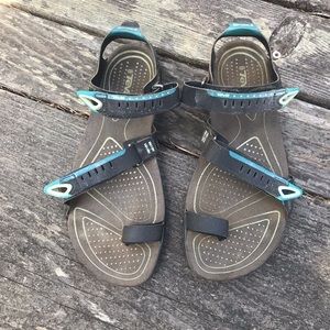 ⚡CLEARANCE ⚡Teva Sandals Size 6